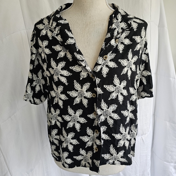 Quicksilver x Stranger Things Upside Down Button Up Top - Picture 3 of 11